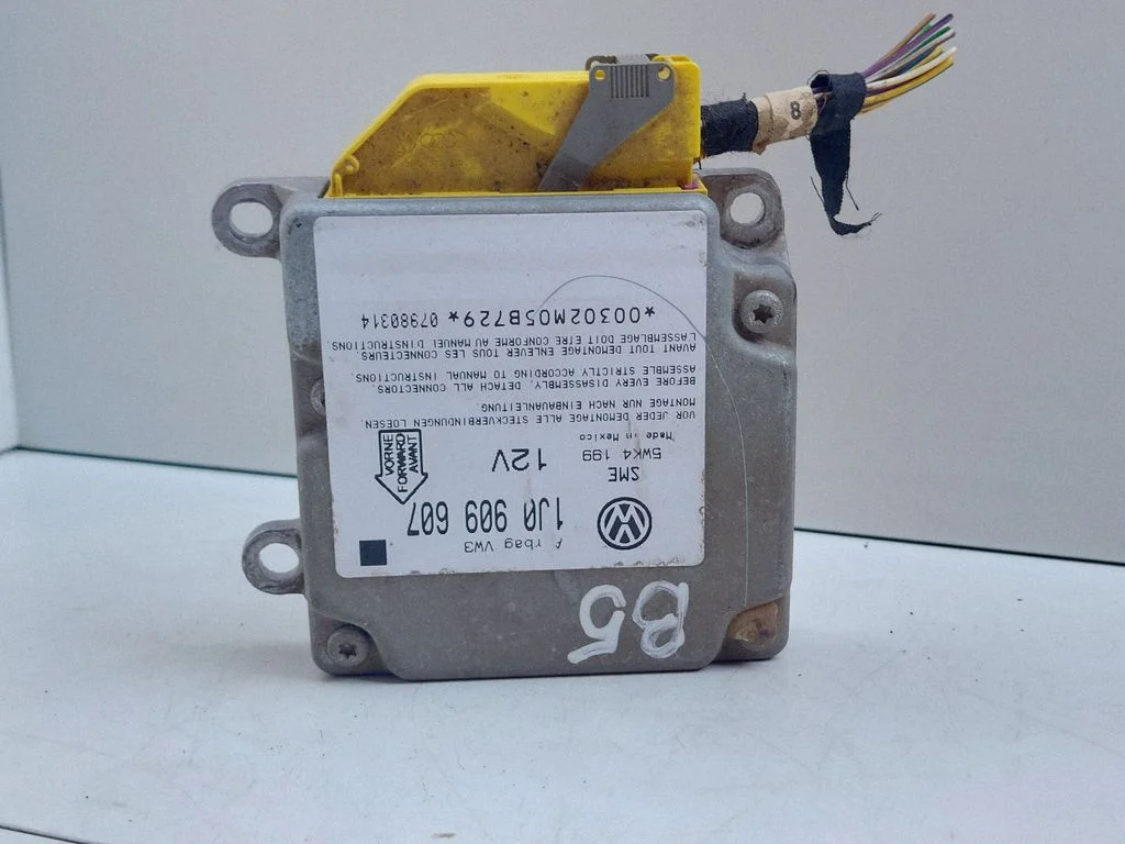 Drošības spilvenu vadības bloks 1J0909607