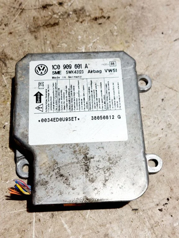 Airbag control unit/module – Skoda Fabia Mk1 (6Y) (1999-2007)