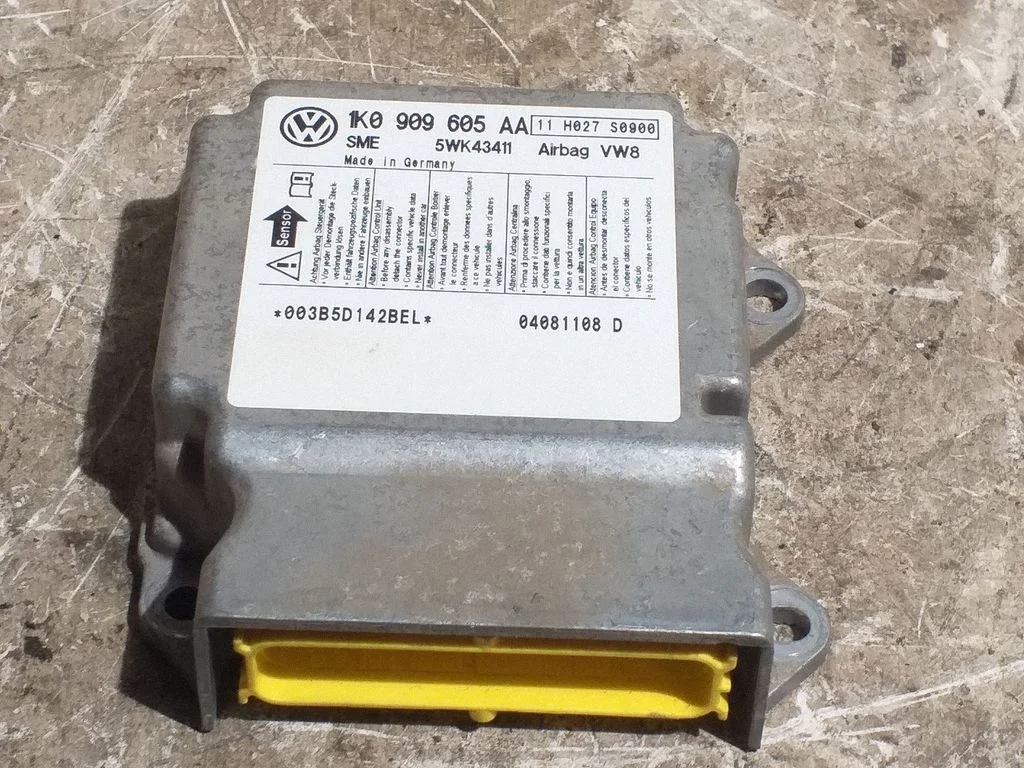 Airbag control unit/module – Skoda Octavia Mk2 (1Z) (2004-2013)