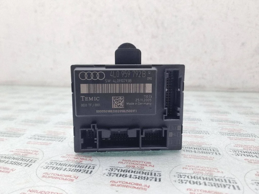 Door control unit/module – Audi Q7 4L (2005-2015)