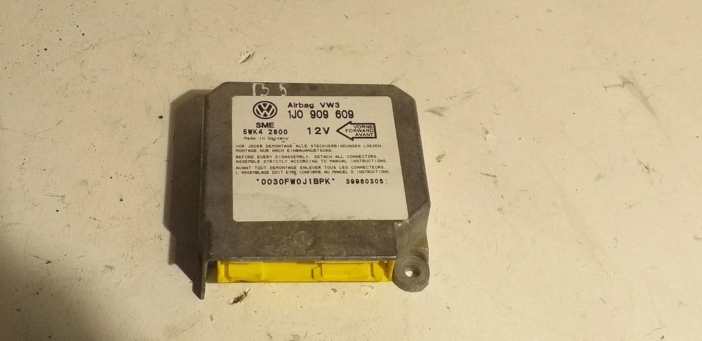 Drošības spilvenu vadības bloks 1J0909609