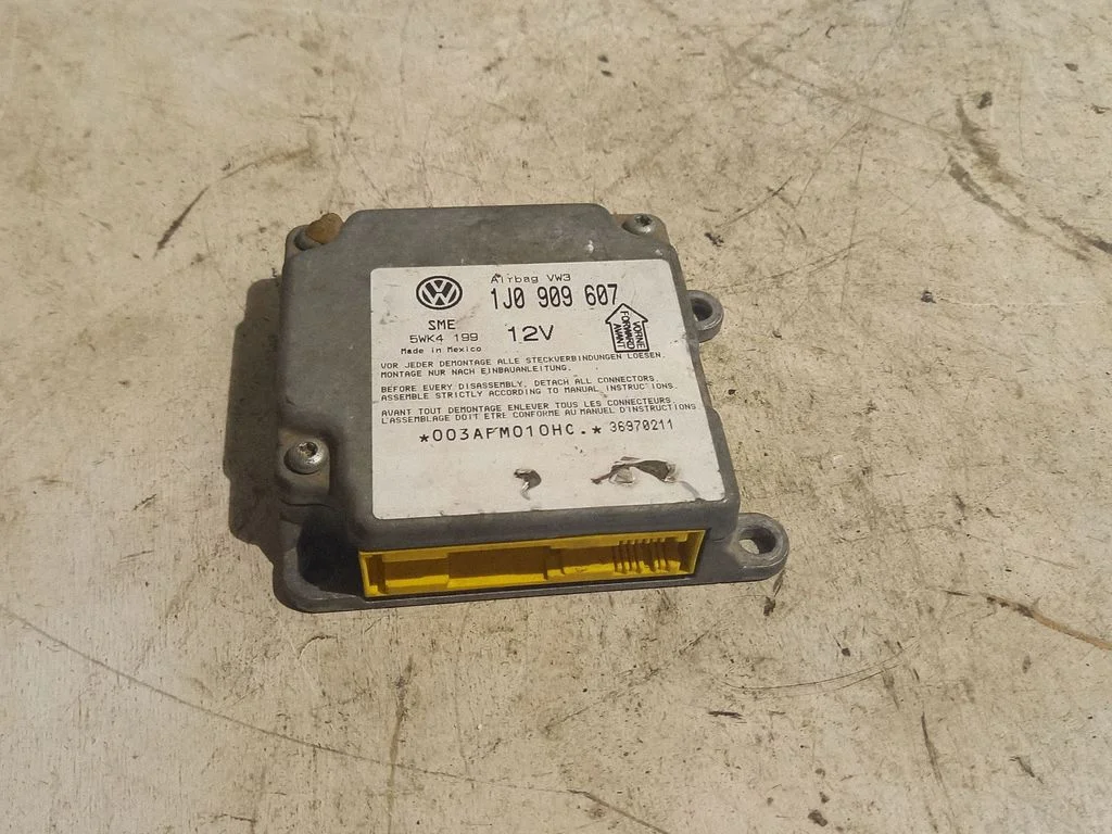 Drošības spilvenu vadības bloks 1J0909607