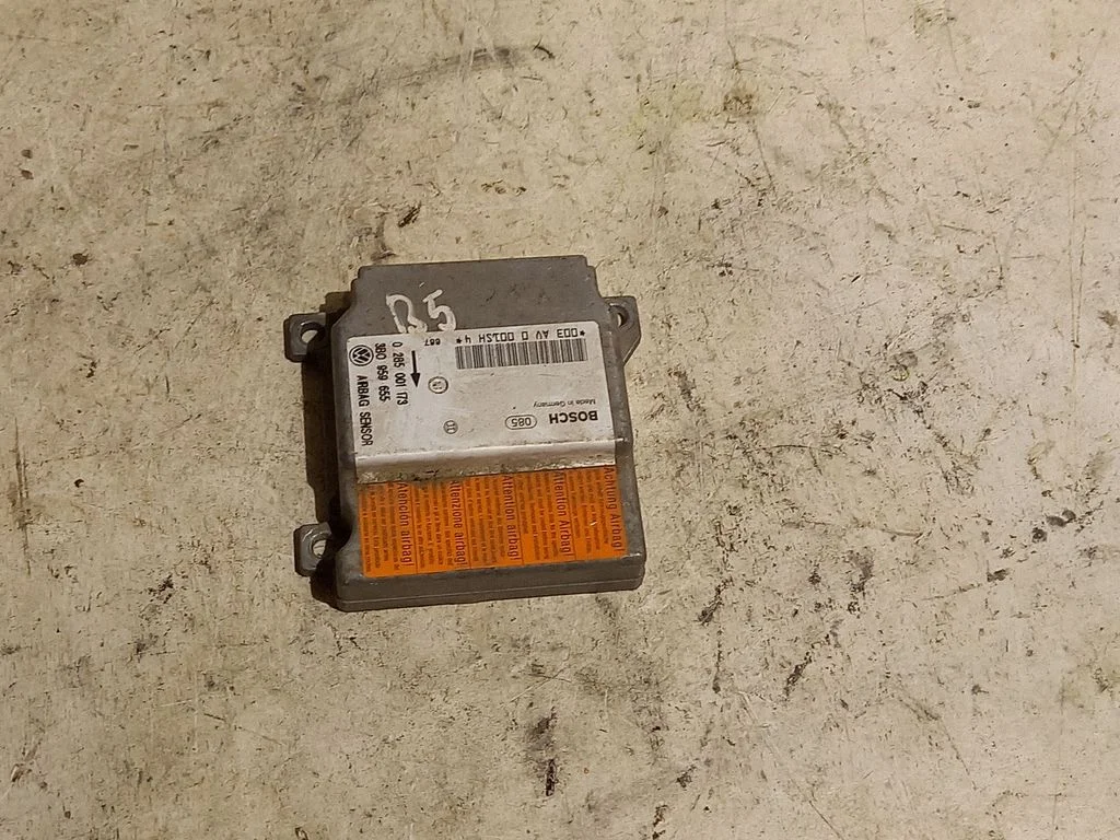 Drošības spilvenu vadības bloks 3B0959655
