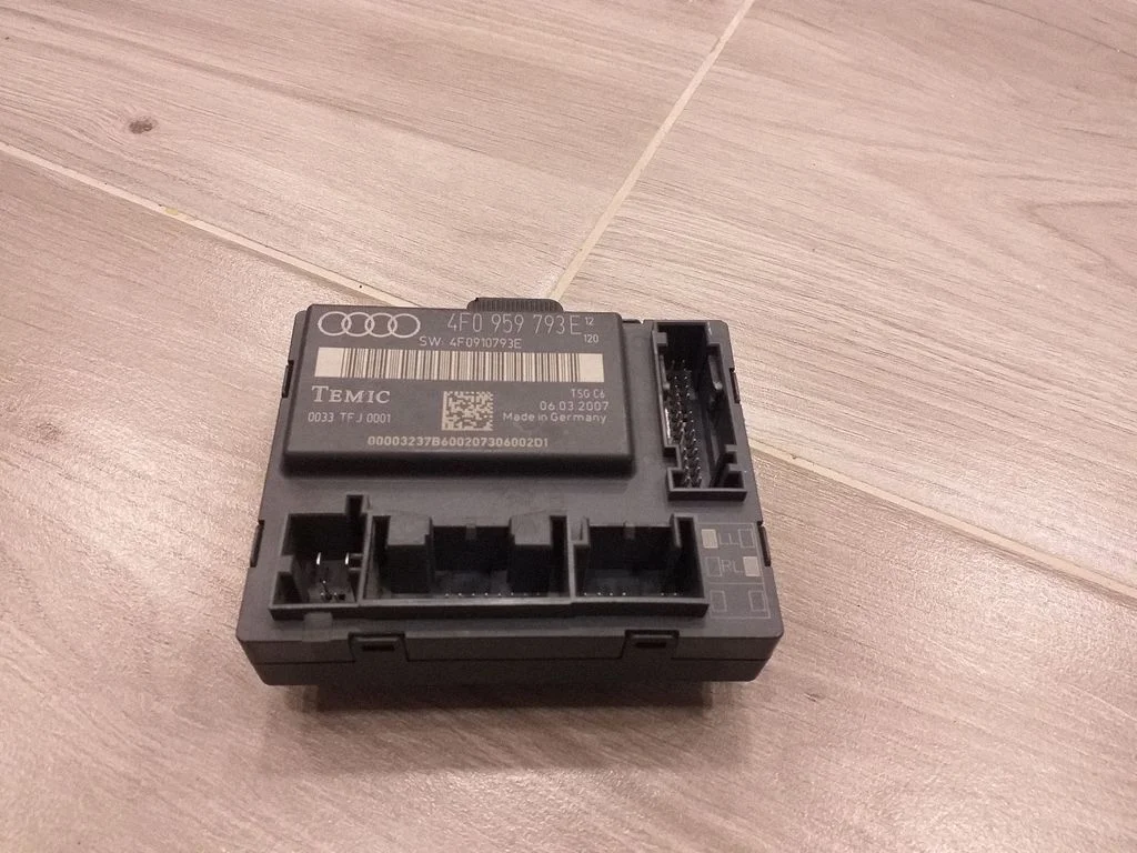 Door control unit/module 4F0959793E