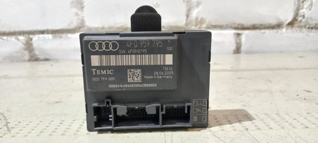 Door control unit/module 4F0959795