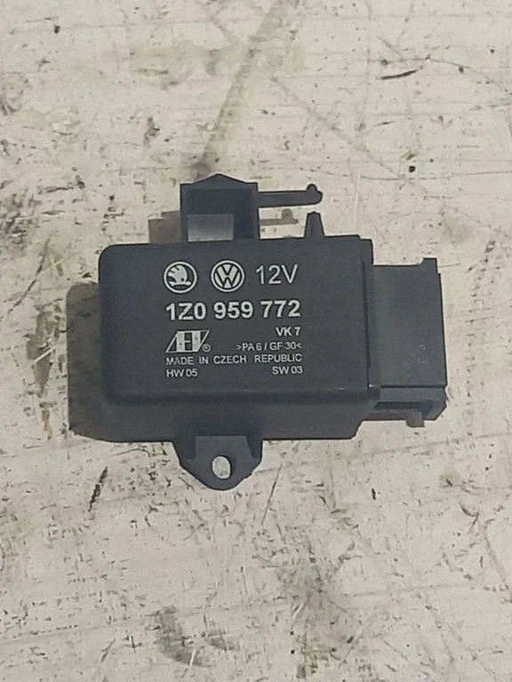 Pozostałe sterowniki i moduły 1Z0959772