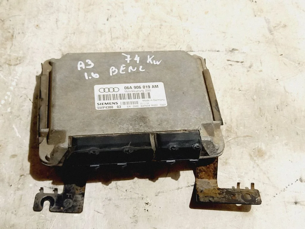 Sterownik silnika – Audi A3 S3 8L (1996-2003)