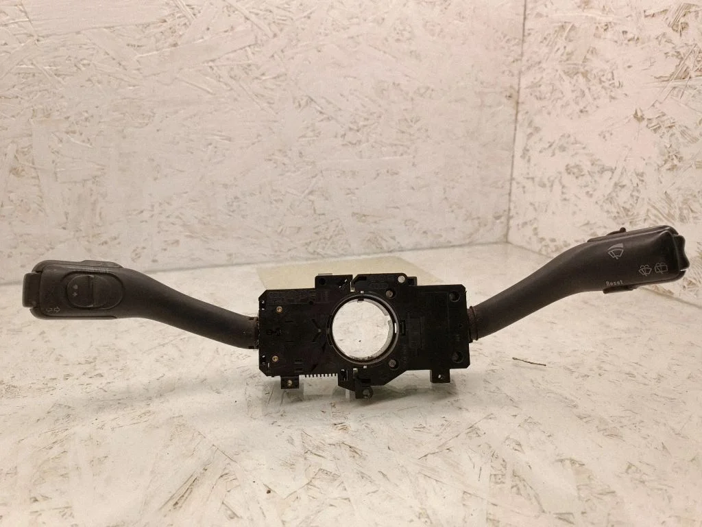 Sviru komplekts 8L0953513B