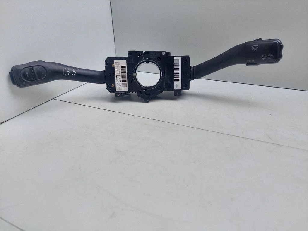 Sviru komplekts 8L0953513N