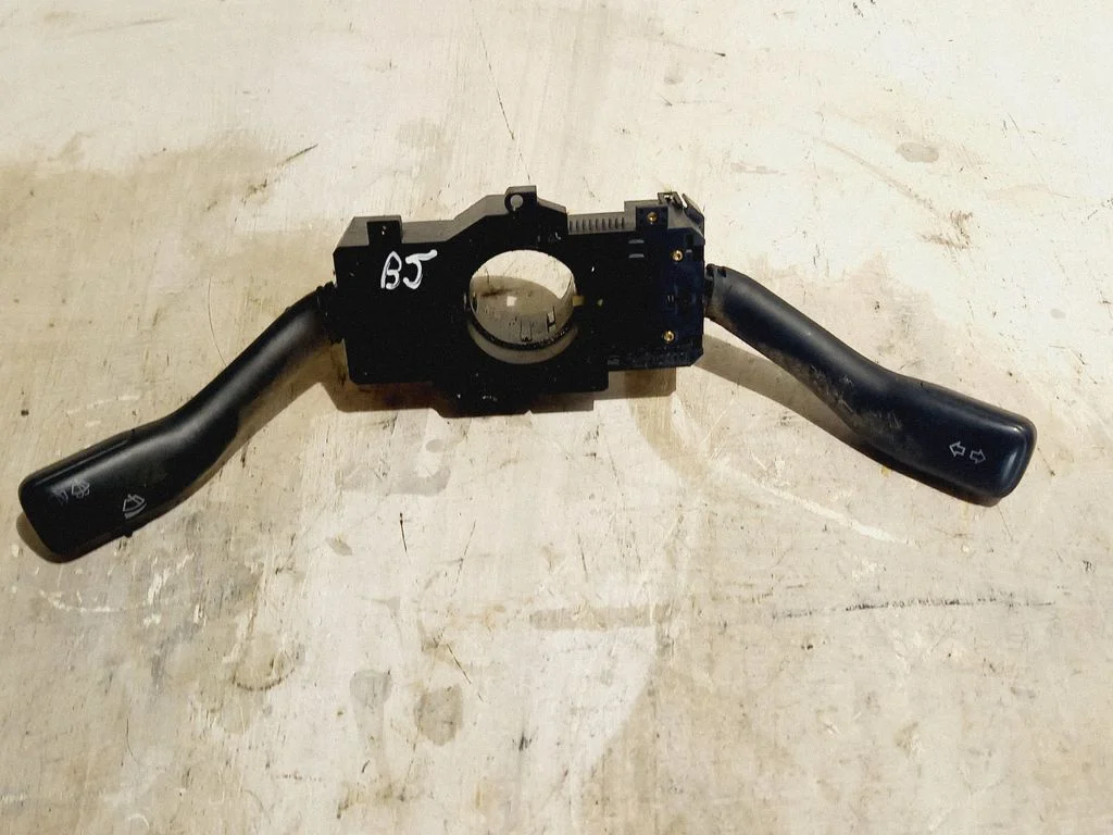 Sviru komplekts 8L0953513