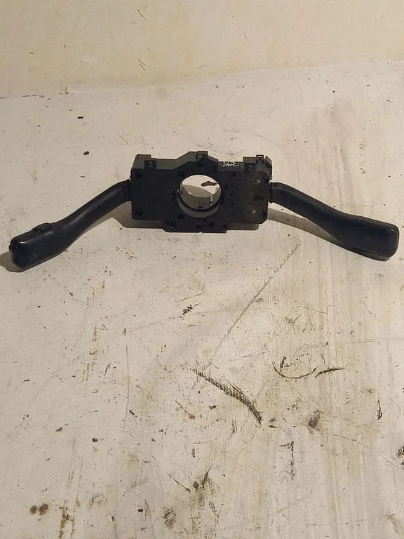 Sviru komplekts 8L0953513