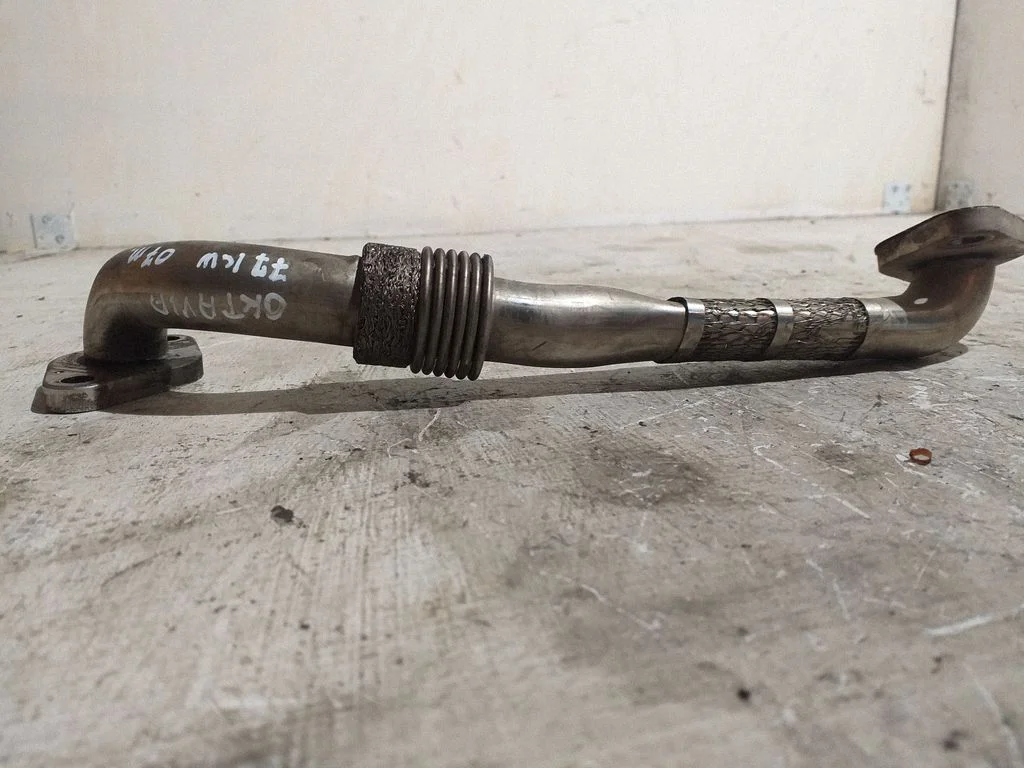 EGR valve line/pipe/hose 03G131521AF