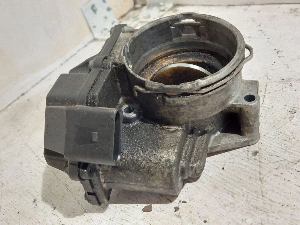 Throttle valve 03G128063A