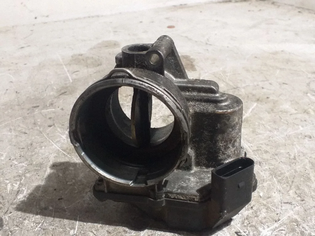 Throttle valve 03G128063A