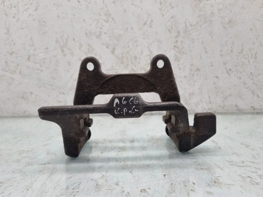 Brake caliper pad carrier rear – rear left