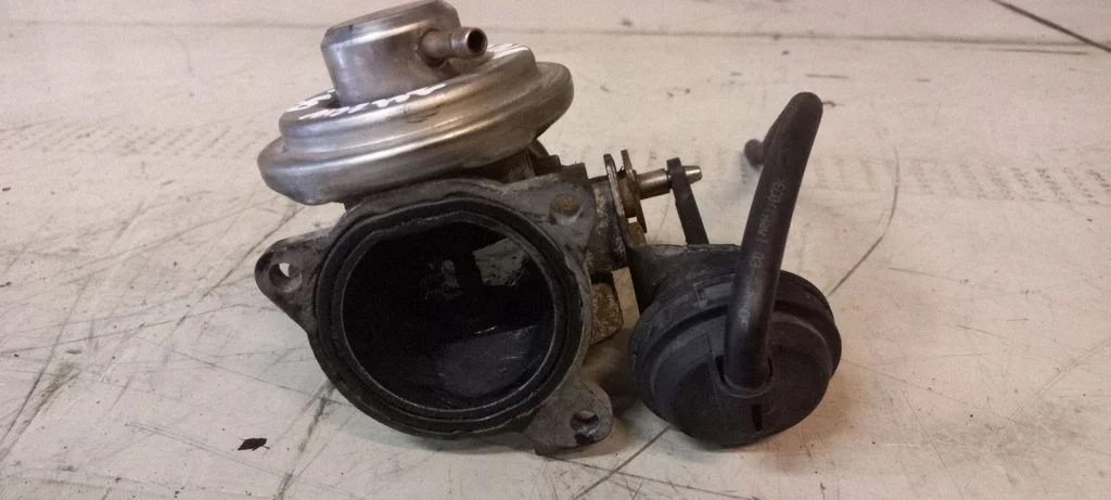 EGR vārsts 038131501M