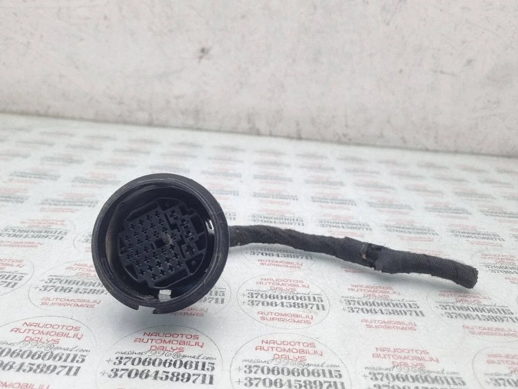 Priekšējo durvju vadu instalācija 7M3959740