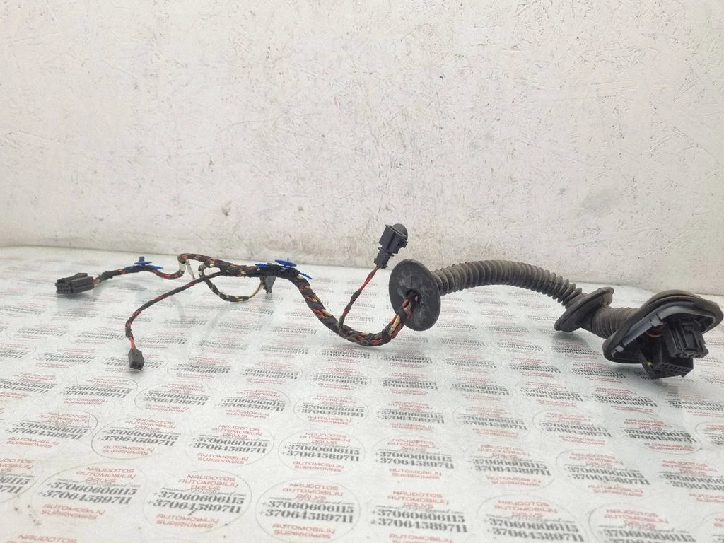 Esiukse juhtmestik 7L6971120D
