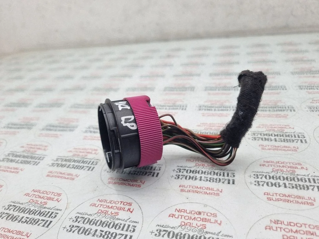 Priekšējo durvju vadu instalācija 7M0959740