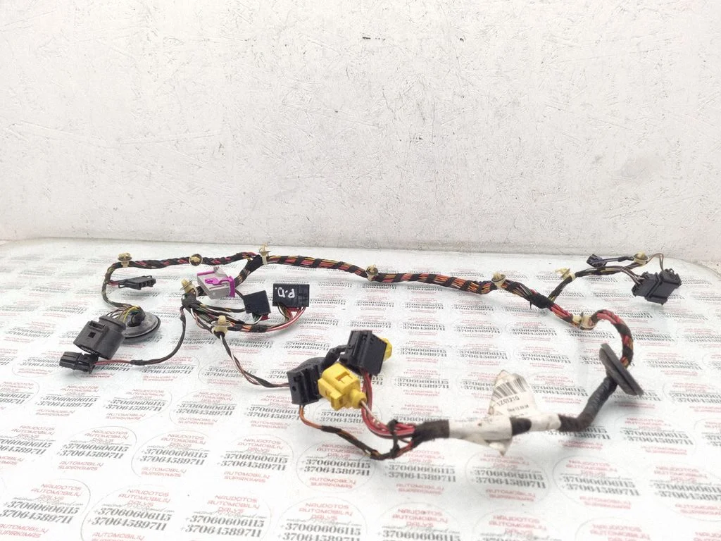 Priekšējo durvju vadu instalācija 1Z0121G