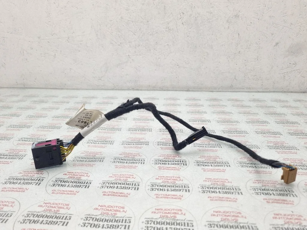 Priekšējo durvju vadu instalācija 4E0971663