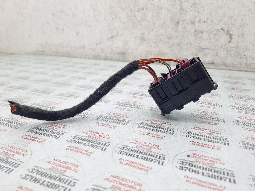 Priekšējo durvju vadu instalācija 7L0937545