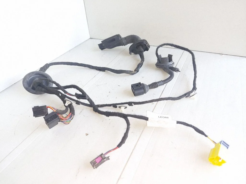 Esiukse juhtmestik 8K0971029M