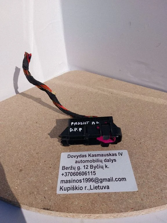 Esiukse juhtmestik 1K0937722D
