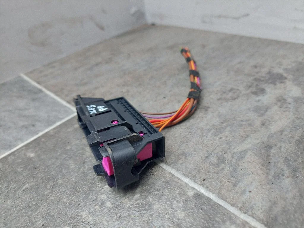 Front door wiring loom – Volkswagen Golf Plus (2005-2013)