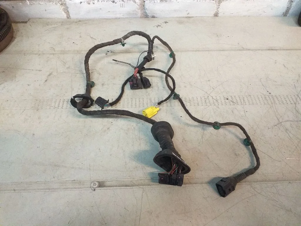 Esiukse juhtmestik 1J0973714
