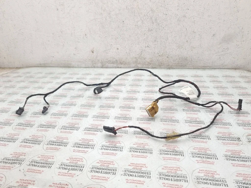 Aizmugurējo durvju vadu instalācija – Volkswagen Touareg I (2002-2010)