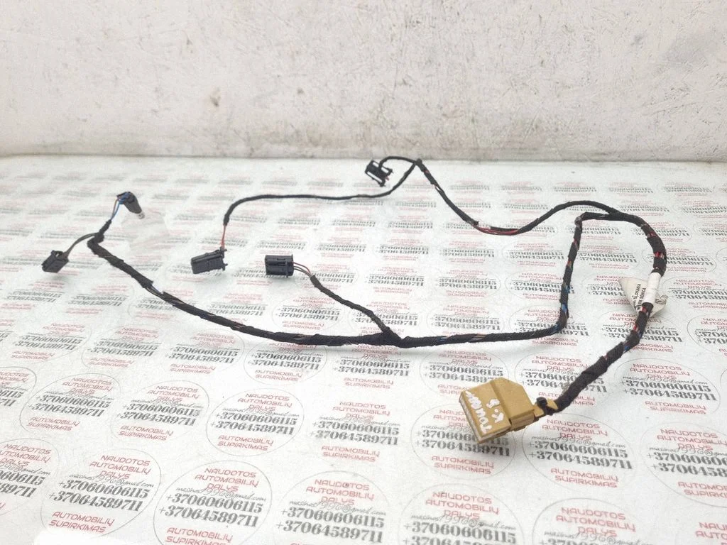 Aizmugurējo durvju vadu instalācija – Volkswagen Touareg I (2002-2010)
