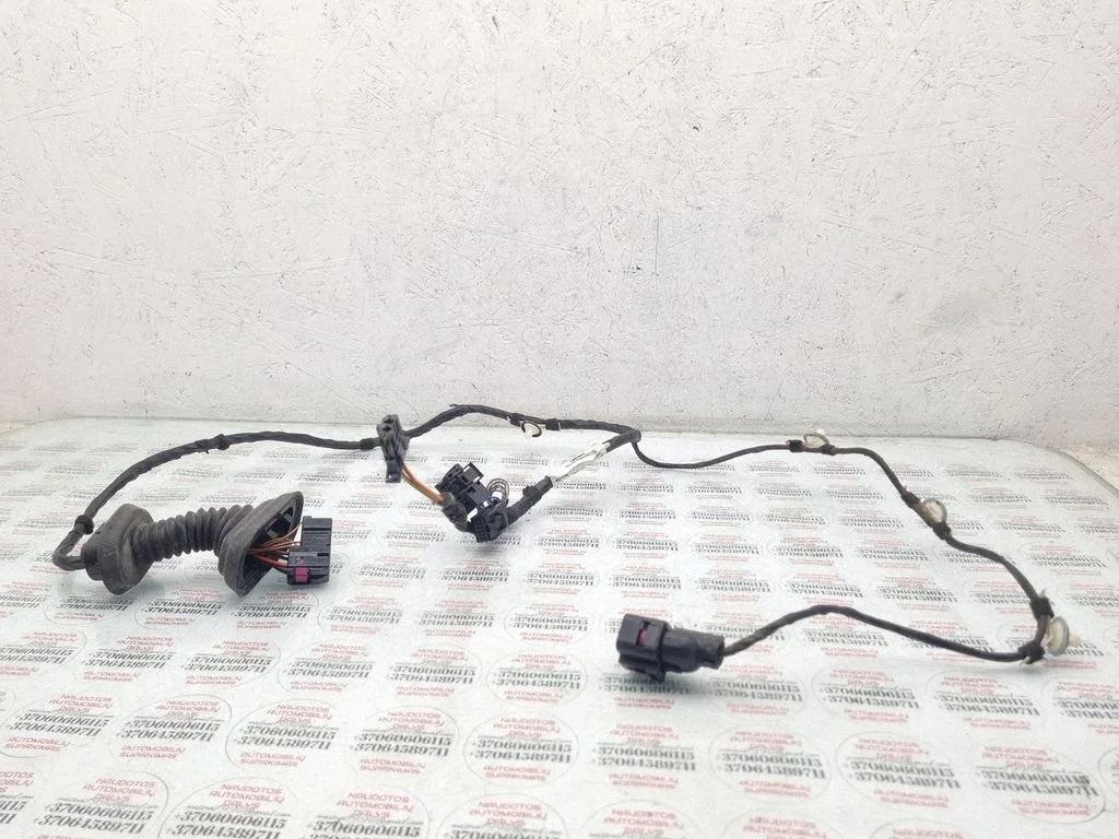 Aizmugurējo durvju vadu instalācija 3R0971687