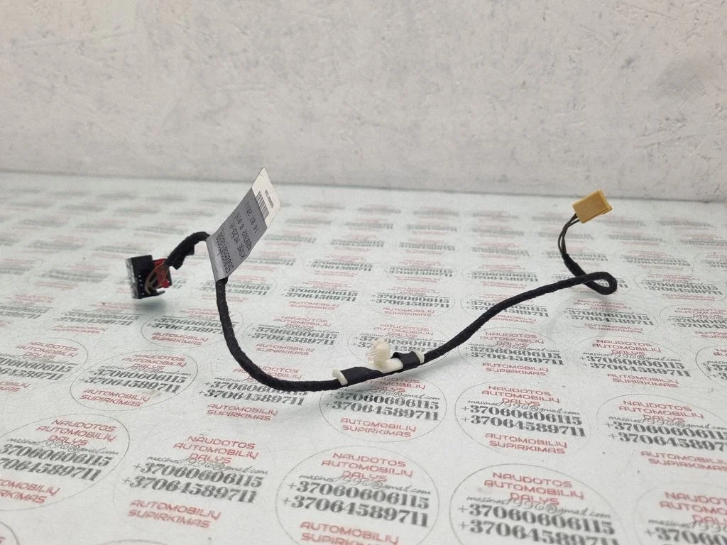 Aizmugurējo durvju vadu instalācija 8K0971693