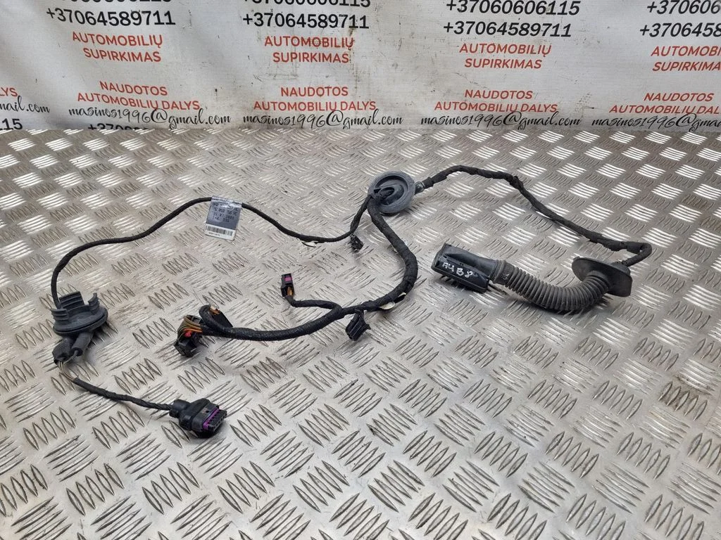 Aizmugurējo durvju vadu instalācija 8K0971687AC