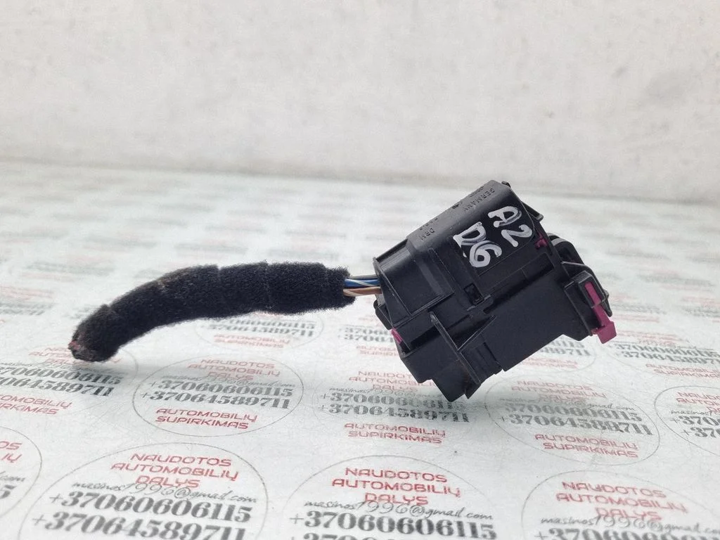 Aizmugurējo durvju vadu instalācija 8Z0971981