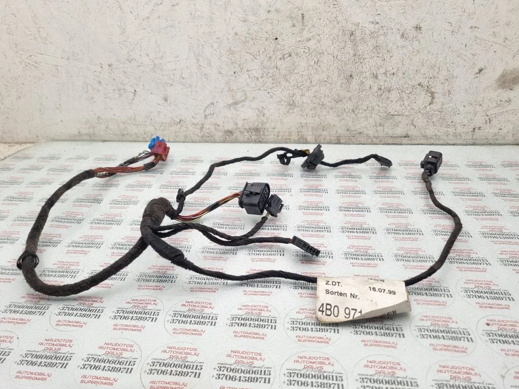 Tagaukse juhtmestik 4B0971035AP
