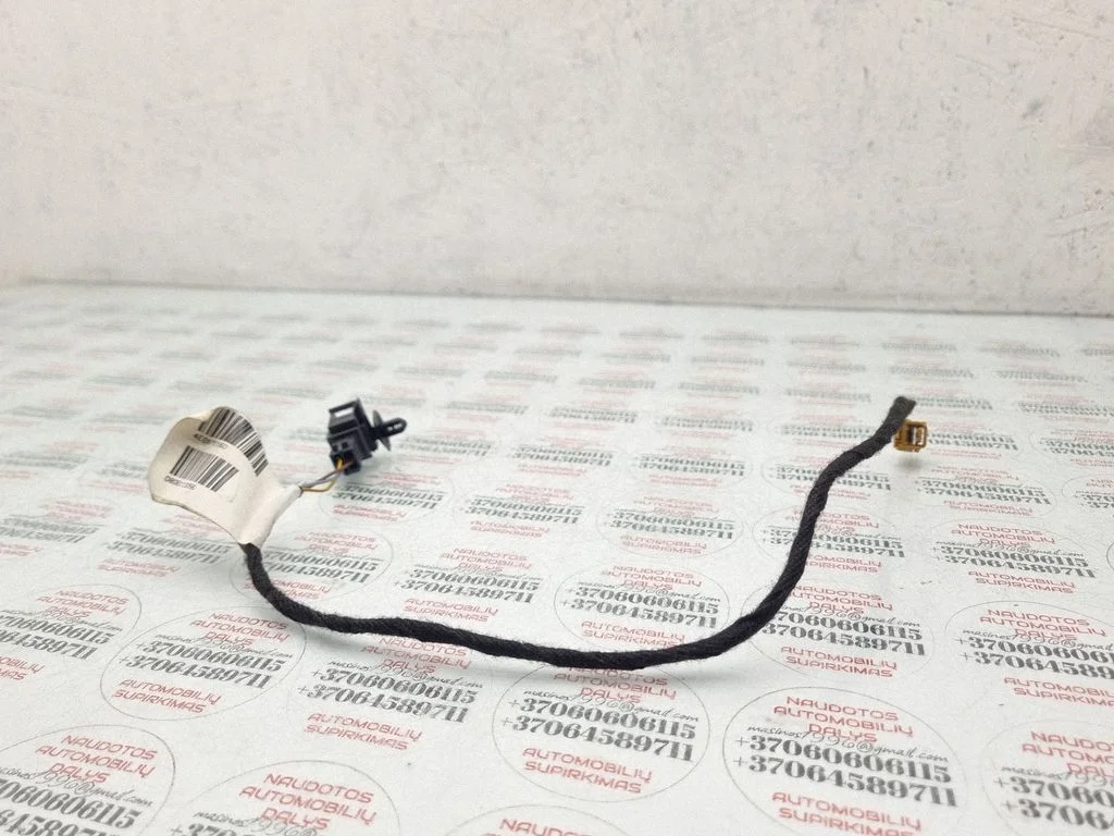 Aizmugurējo durvju vadu instalācija 4E0971160