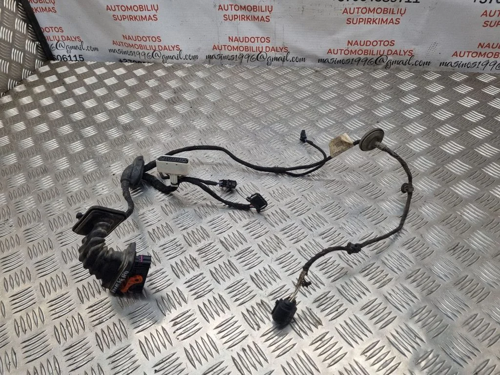 Aizmugurējo durvju vadu instalācija 3C4971693ED