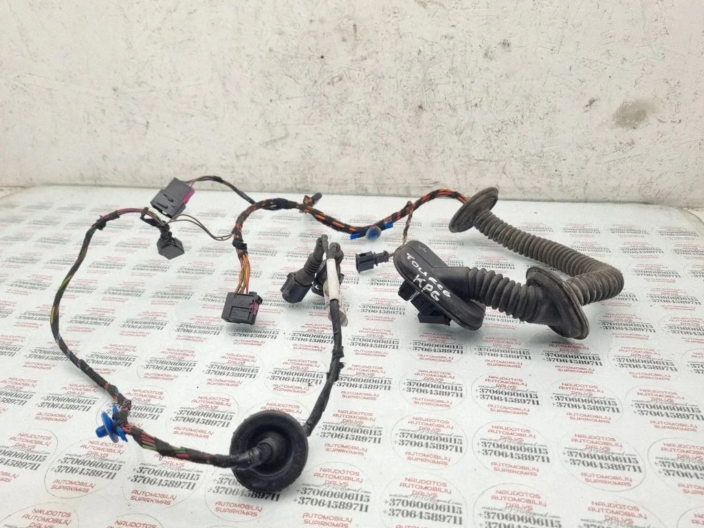 Aizmugurējo durvju vadu instalācija 7L6971694C
