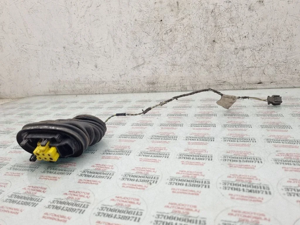 Rear door wiring loom 8D1971733J