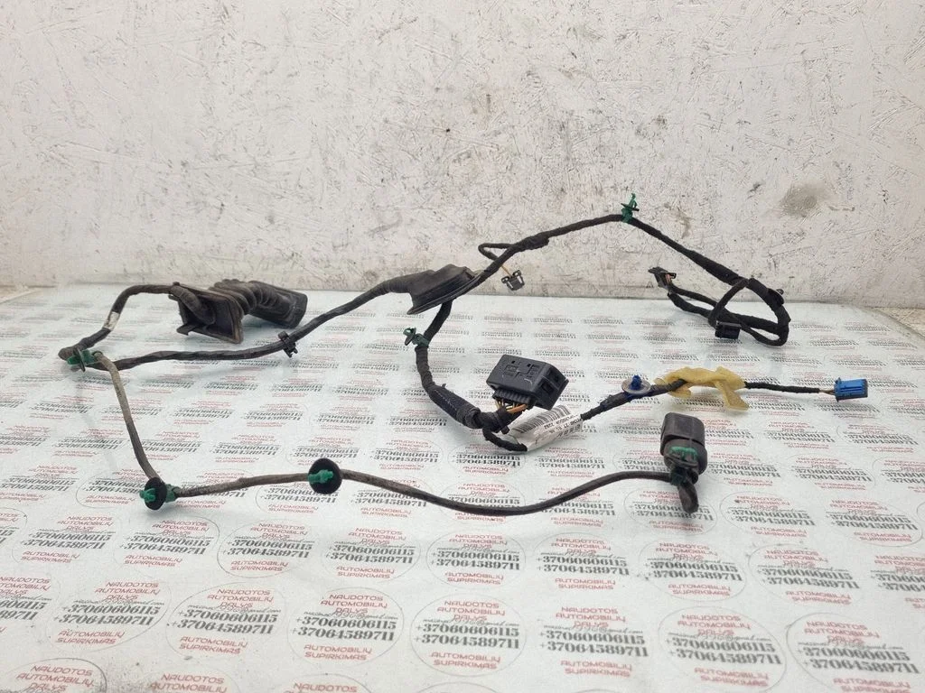 Aizmugurējo durvju vadu instalācija 1K5971694D