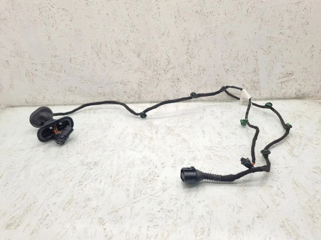 Rear door wiring loom 8E0972687H