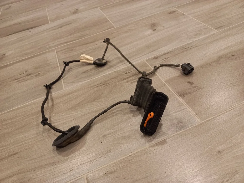 Tagaukse juhtmestik 3C4971694FA