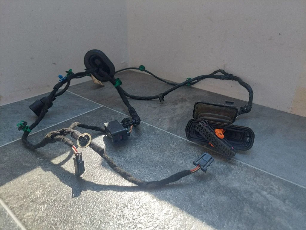 Tagaukse juhtmestik – Volkswagen Golf Plus (2005-2013)