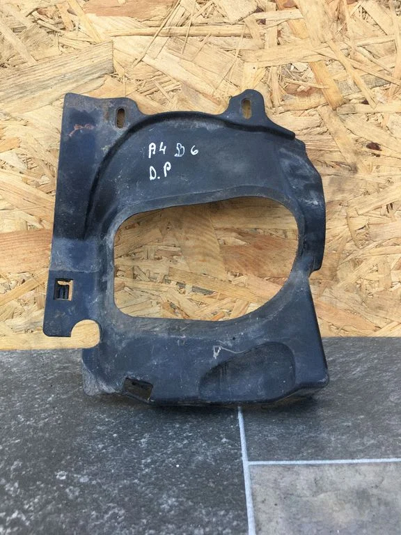 Steering wheel column trim 8E0864310