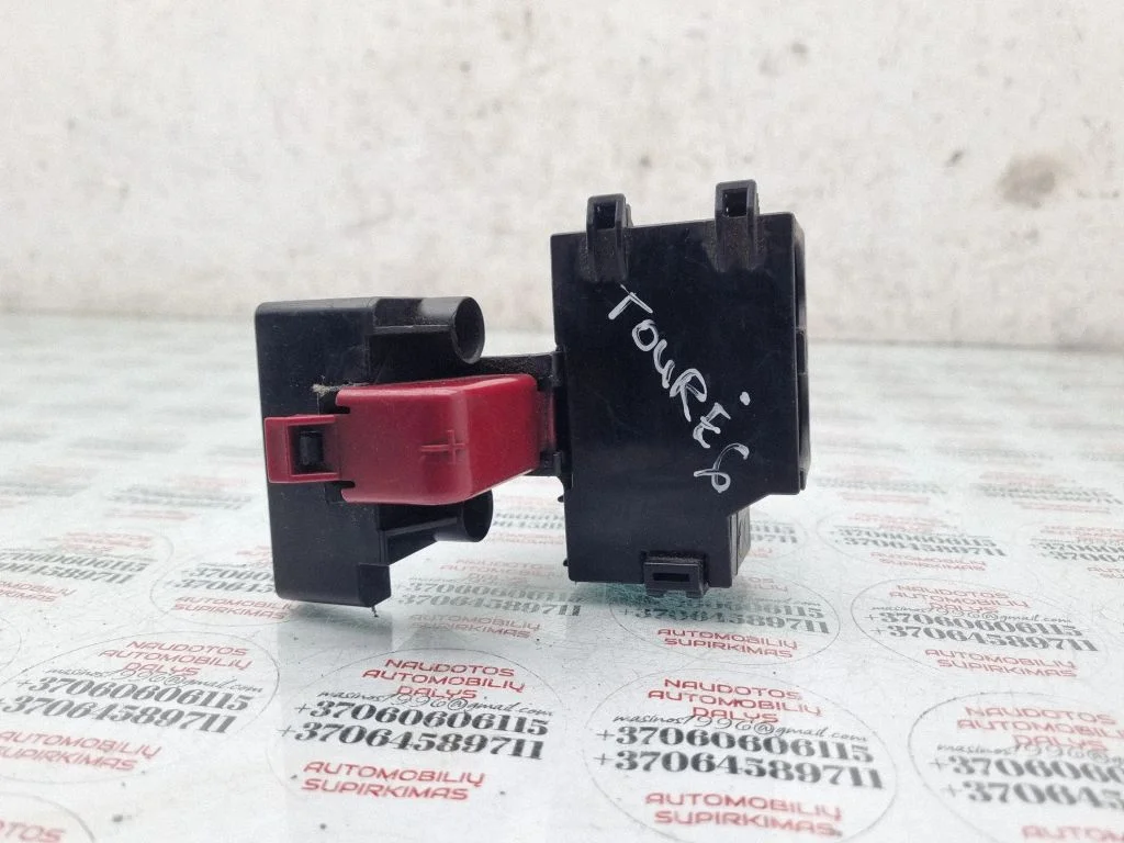 Plusa vadu savienojuma mezgls 7L0937401