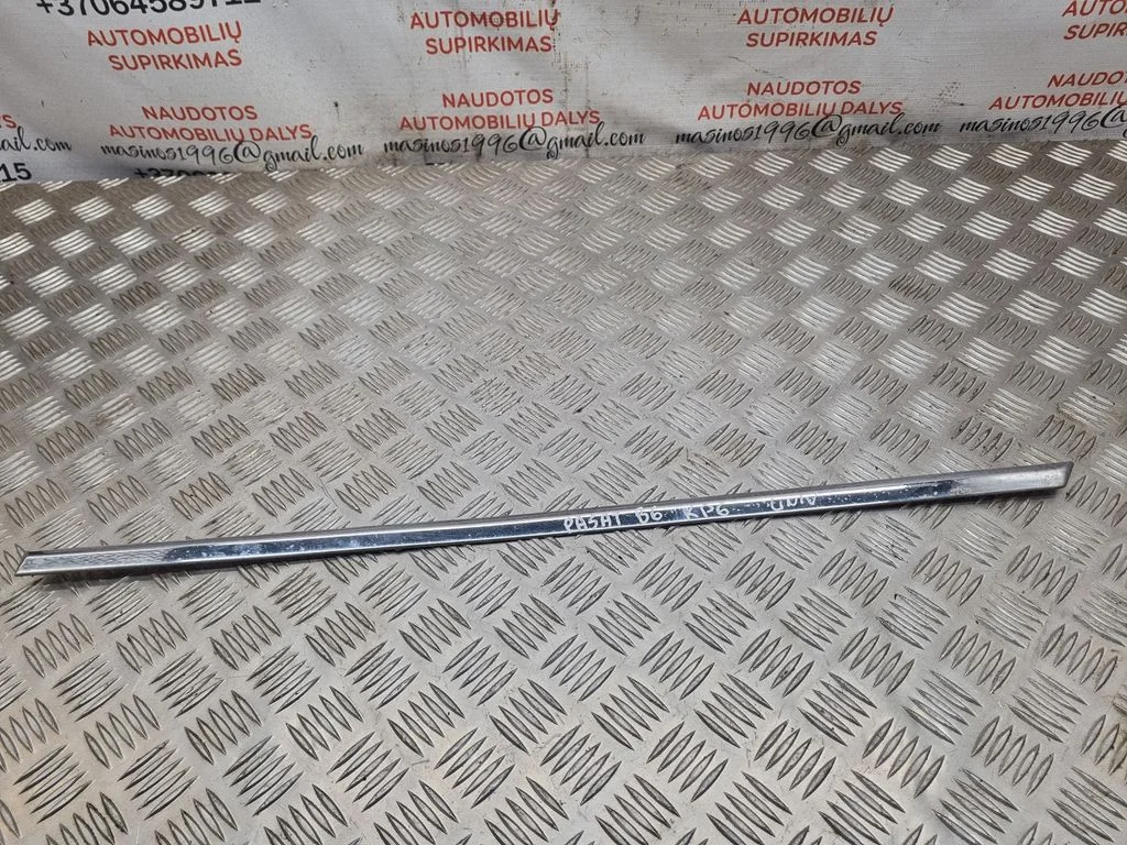 Listwa drzwi tylnych 3C0853753A