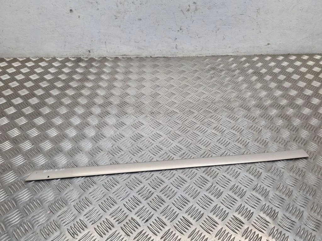 Tagaukse liist (mold) 4B0853983A
