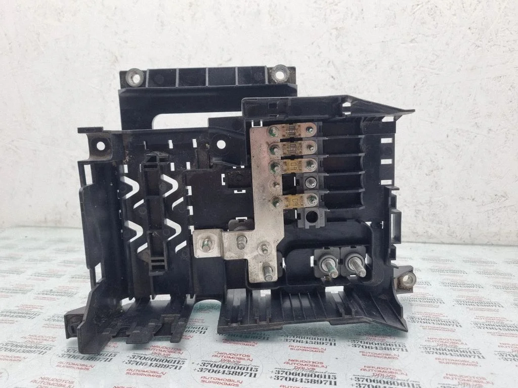 Plussjuhtmete ühendussõlm 7L0937548